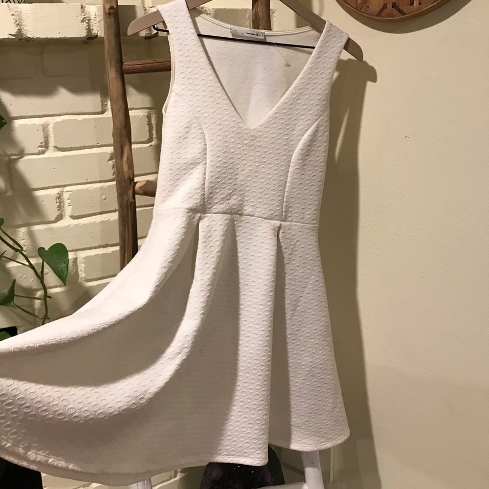 White Sleeveless Dress Mini